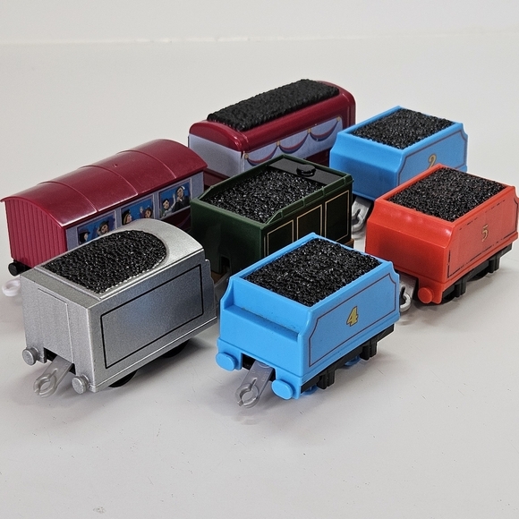 Thomas the Tank Engine & Friends Trackmaster Tender Lot Caitlin Gordon Edward - Picture 1 of 6